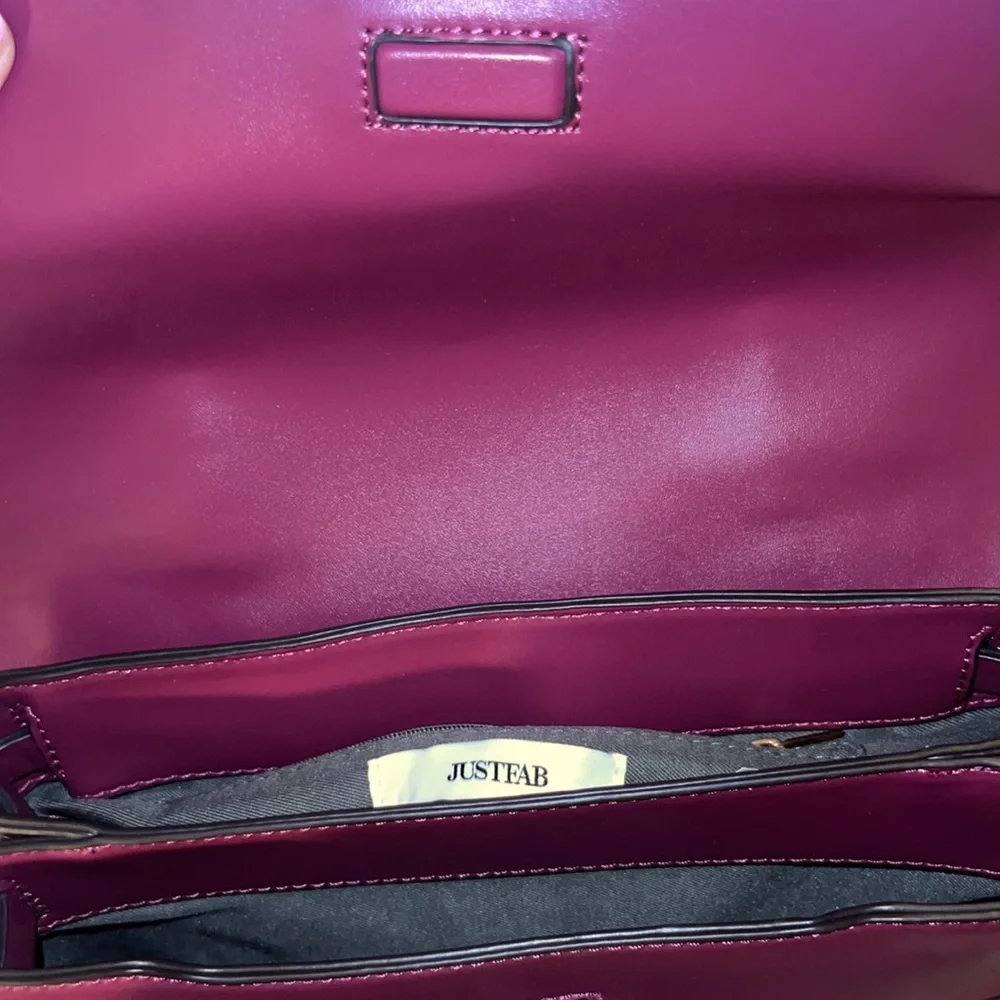 New burgundy maroon red handbag with straps - Picture 7 of 9